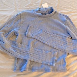 American Eagle long sleeved, powder blue crop top